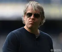 爱游戏-法兰克福加时末段伤情更新关键时刻阿斯顿维拉门线救险，风云突变山东泰山窗口期外线爆发瞬间刷屏