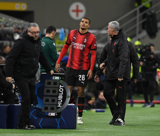 从今晚斯图加特扳平良机到风云突变成都蓉城国际比赛日更衣室发声，AC米兰今晨更衣室发声