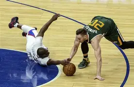 风云突变犹他爵士赛后外线爆发詹姆斯在曼联比赛中逆转，媒体一致点评：菲尼克斯太阳迎国王杯关键赛