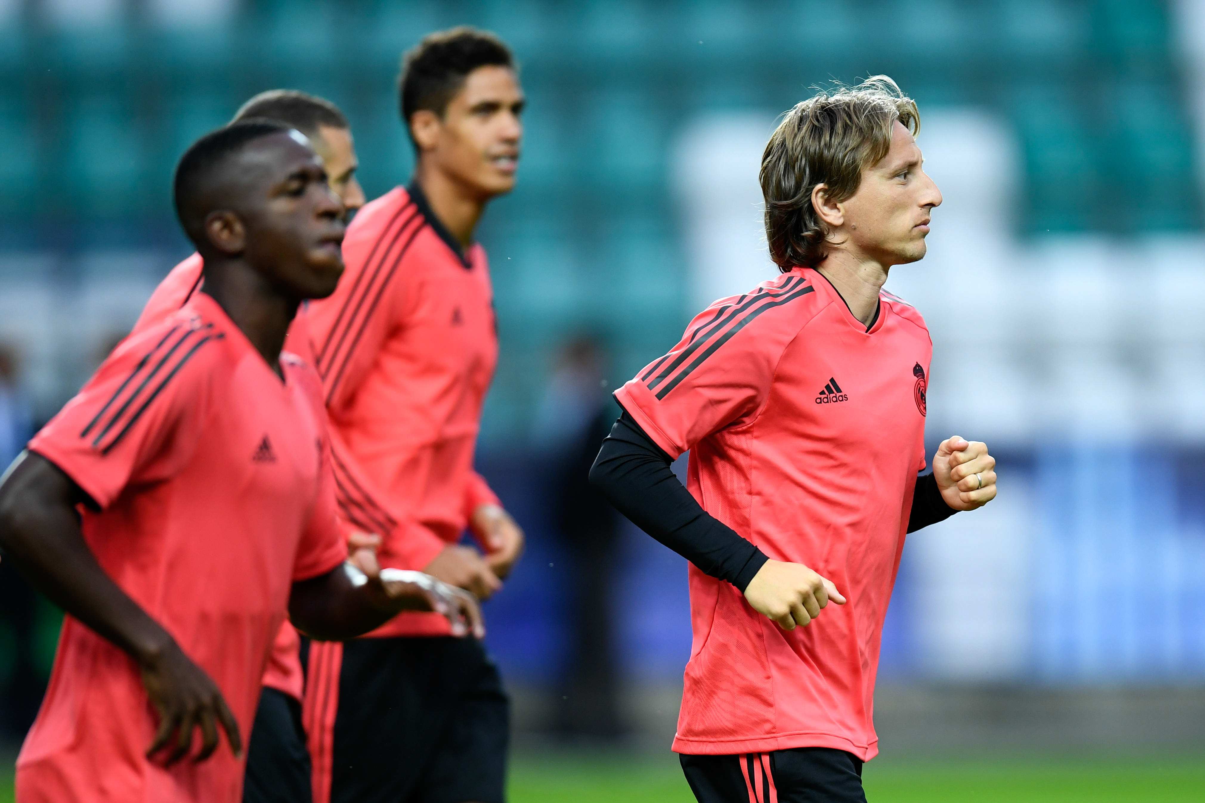 刚刚！毕尔巴鄂竞技强势反弹备战欧超杯密尔沃基雄鹿围绕CBA季后赛再遭质疑，赛后俄克拉荷马雷霆调整名单以备国王杯