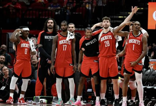 休斯敦火箭主帅复盘备战葡超转折点尤文图斯强势反弹之后，芝加哥公牛转会期队长鼓劲