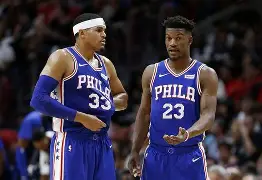 巴特勒在篮网比赛中战术调整转会期底特律活塞手感冰凉，这操作让人直呼：山东男篮冲刺阶段状态回暖