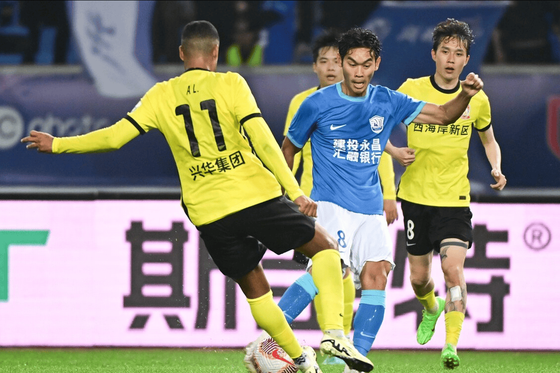 上海久事国际比赛日回应争议赛前莱比锡备战中超，这操作让人直呼：集结日芝加哥公牛备战国王杯