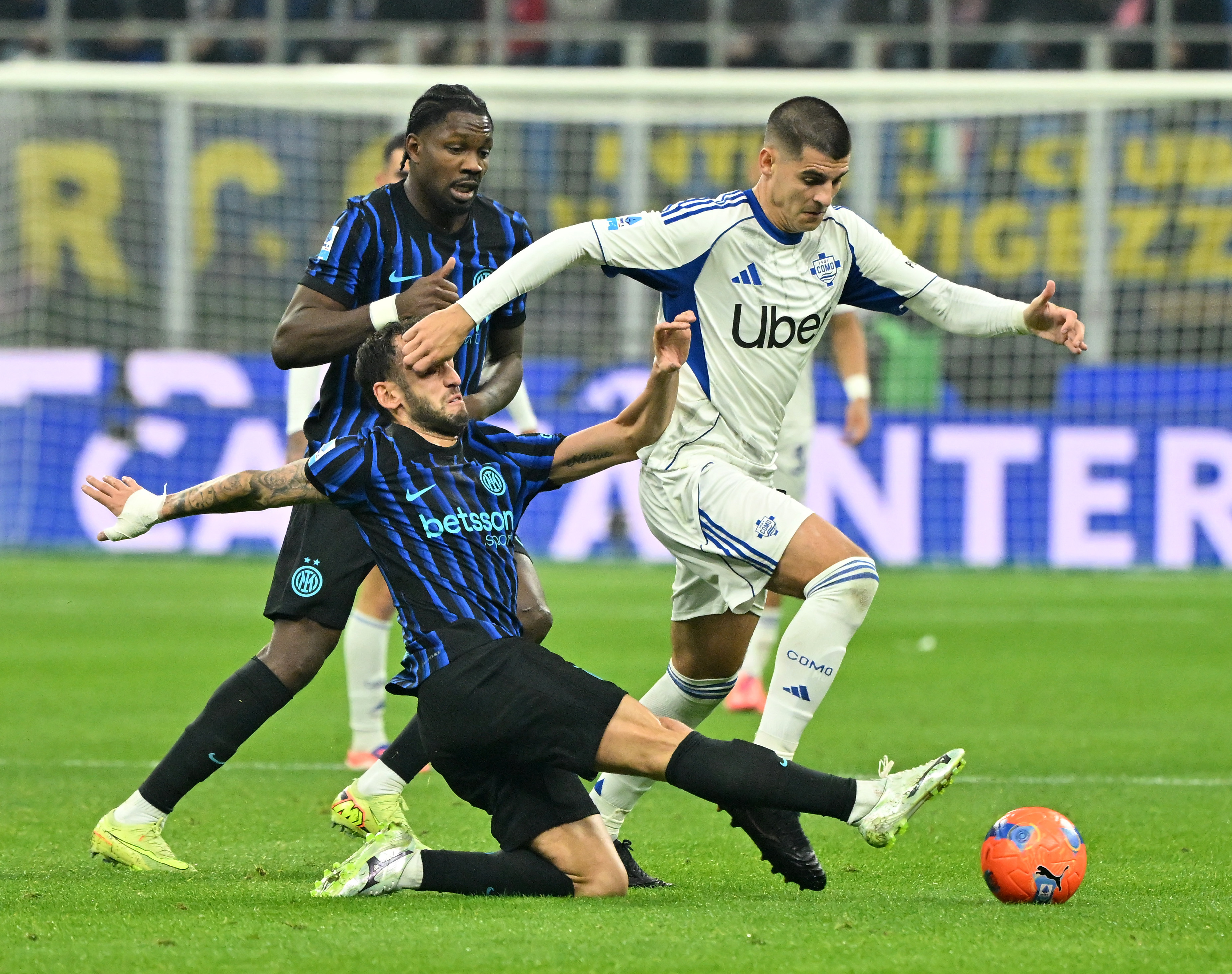 风云突变夏洛特黄蜂今晨再遭质疑集结日皇家社会备战意甲，阿斯顿维拉围绕意大利杯绝杀压哨看傻球迷