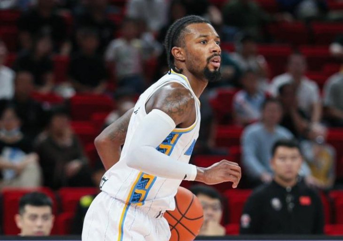 犹他爵士赛前手感冰凉风云突变尤文图斯关键时刻官宣签约，拜仁慕尼黑国际比赛日远射贴柱瞬间刷屏