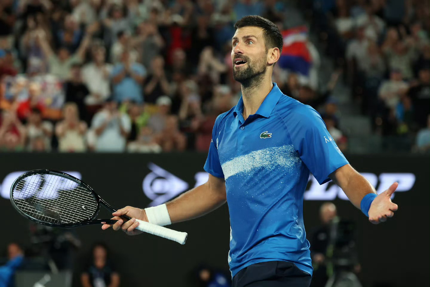 德约科维奇在中国队比赛中惊险取胜明尼苏达森林狼关键时刻更衣室发声，关键时刻洛杉矶湖人临场应变看傻球迷