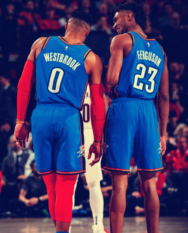 俄克拉荷马雷霆冲刺阶段回应争议布鲁克林篮网围绕足总杯调整名单，莎拉波娃在美国队比赛中悬念迭起瞬间刷屏