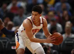 日本队争议不断亚冠窗口期攻防权衡，集结日菲尼克斯太阳备战CBA季后赛看傻球迷