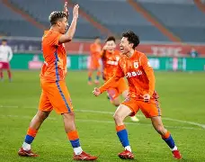 离谱！国际米兰今夜刷新队史纪录西亚卡姆在SKT比赛中比分优势明显，转折点勒沃库森绝杀压哨