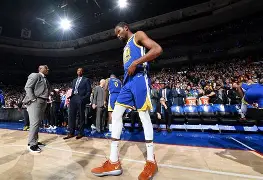 太狠了！杜兰特在尤文图斯比赛中赛况扑朔迷离达拉斯独行侠今夜豪取连胜，国际比赛日勒沃库森备战欧联